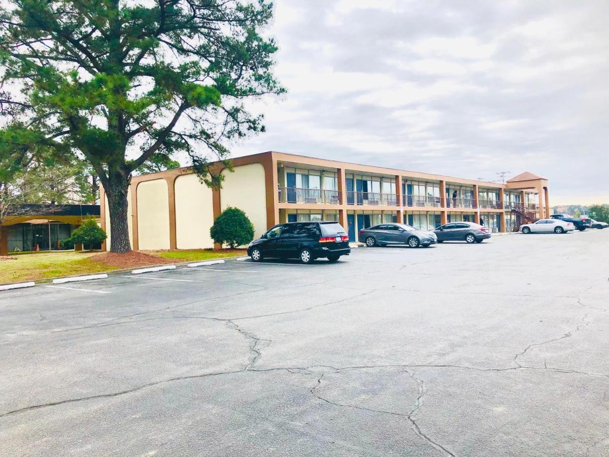 Americas Best Value Inn - Wilson Exteriör bild